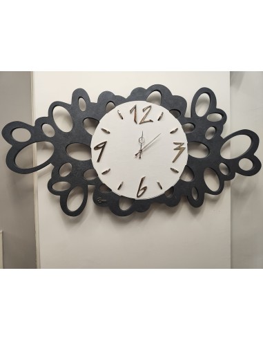 Orologio da parete moderno in legno pantografato antracite e bianco con numeri cromo -BRINDICCI