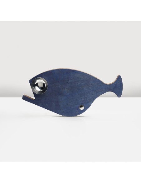 Pescefresco tagliere moderno ed eclettico una vera opera d'arte realizzata in legno di noce canaletto -KNINDUSTRIE