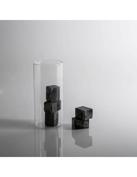 Glocal Not/Ice set da 8 piccoli cubetti in pietra ollare nera per raffreddare con elganza e stile whisky e cocktail KnIndustr...