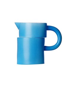 Chiaroscuro brocca moderna in ceramica blu dal design irregolare ed eclettico -L'ABITARE
